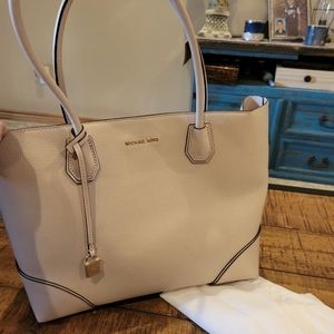 Michael Kors tote